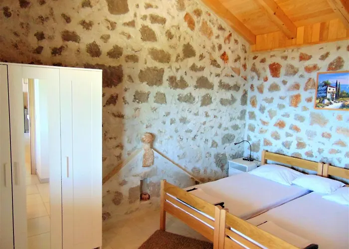 Stone Villa-milan Pool Sea View Lounge Villa *